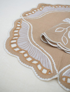 Custom Embroidered Linen Napkin Scalloped Edge Natural Flax Linen <b>Table</b> Luxury Handmade <b>Dining</b> <b>Table</b> Linen Wedding Decoration - Product Image 2