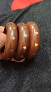 Bracelets en bois artisanaux de qualité supérieure pour femmes et filles, breloques en laiton, revêtement spécial pour une longue durée de vie, parfaits pour toutes les occasions - Product Image 4