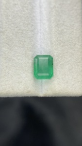 Émeraude naturelle certifiée du Zambie, taille octogonale, pierre à bon lustre, pierre précieuse non montée pour la création de bijoux, 1,77 carat. - Product Image 2