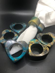 Anillos de servilleta de resina hechos a mano con un patrón floral artístico para decoración elegante de la mesa de comedor. - Product Image 6