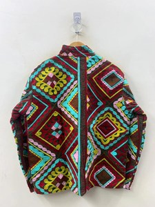 Chaqueta de terciopelo suzani con bordado a mano, estilo bomber, estilo hippie, estilo vintage, regalo para ella, blazer de invierno. - Product Image 2