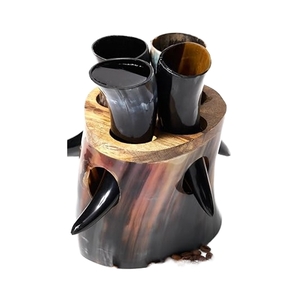 Juego de cuernos para beber mead estilo vikingo vintage ecológicos, juego de 4 cuernos con soporte de blossom craft india - Product Image 1