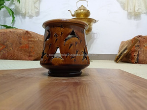 Quemador Bakhoor moderno de madera hecho a mano de fabricación india con base de madera para fragancia casera y uso ritual disponible para la venta - Product Image 3