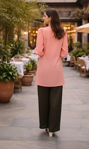 Collection élégante et haut de gamme d'ensembles coordonnés pour femmes, couleur pêche, manches courtes, disponible à prix avantageux pour le bureau et les soirées. - Product Image 4