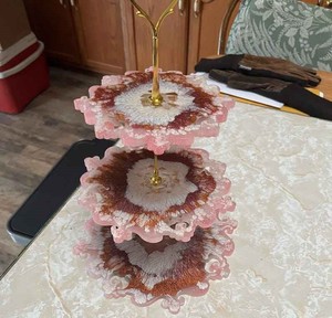 Base para Pastel de Madera al por Mayor con Base de Resina |   Soporte de Exhibición para Pasteles Hecho a Mano con Madera y Resina Epoxi para Bodas, Fiestas, Panaderías y Decoración del Hogar - Product Image 1