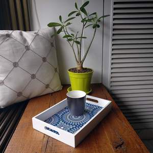 ถาดเสิร์ฟไม้ MDF รูปทรงสี่เหลี่ยมผืนผ้า พิมพ์ลายคุณภาพพรีเมียม พร้อมสติกเกอร์สีน้ำเงินตกแต่ง - Product Image 4