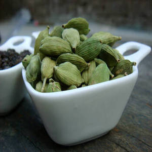 Approvisionnement en gros de cardamome verte indienne pour les entreprises d'import-export, les grossistes d'ingrédients en vrac et les services alimentaires internationaux - Product Image 1