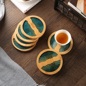 Sous-verres carrés en bois massif de noyer noir de haute qualité, durables et modernes, personnalisables en couleur et en taille, emballage en carton - Product Image 1