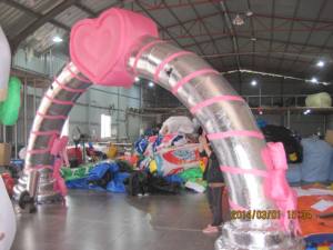 Arche gonflable en forme de cœur pour la publicité ou les événements festifs - Product Image 2