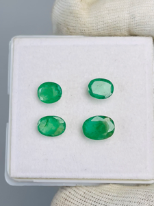 Esmeralda natural de Zambia, corte ovalado, 4 piezas, 5.92 quilates, buena calidad con brillo, color verde agradable, perfecta para tallar y pulir a precio económico. - Product Image 6