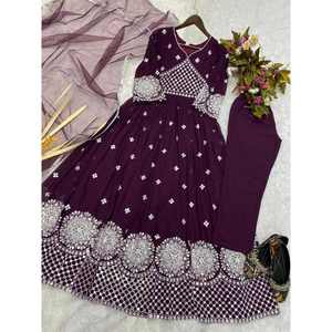 ชุดทำงานผ้าคอตตอนผ้าจอร์เจียประดับด้วยไวน์ dupatta - Product Image 2