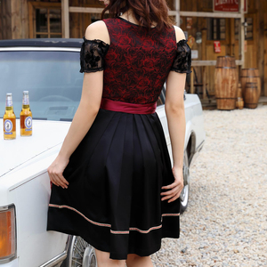 Vestido tradicional alemán Dirndl para mujer, diseño personalizado, patrón sólido, ligero, vestido bávaro Dirndl para mujer en venta - Product Image 3