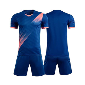 Tenues de football personnalisées par sublimation, ensembles de vêtements de sport athlétiques, meilleure vente, uniformes d'entraînement de football - Product Image 1