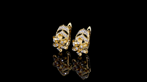 Pendientes de Diamantes Cultivados en Laboratorio con Diseño Floral |   Joyería de Lujo para Bodas en Oro Amarillo | - Product Image 2