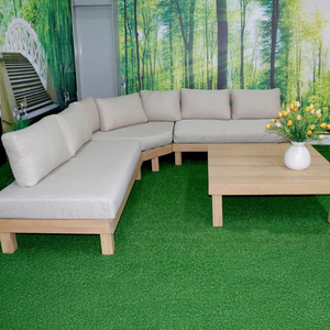 Ensemble de canapés d'angle en acacia avec structure en bois massif, finition résistante aux intempéries et coussins épais, idéal pour la détente en plein air et le jardin - Product Image 1