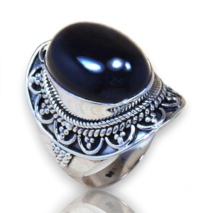 Bagues en argent sterling 925 au design classique, pierre précieuse onyx noir, fabrication artisanale, prix de gros, bagues et bijoux en argent - Product Image 1
