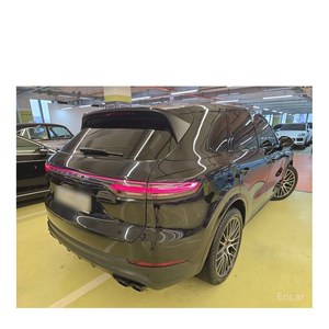 Porsche Cayenne 3.0 2024 avec boîte automatique, sièges en cuir, caméra de recul, seulement 54 000 km, conduite à gauche - Product Image 2