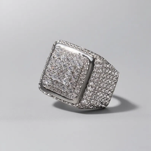 Anillo de sello Moissanite Iced Out chapado en oro con estilo de diamantes pavé, joyería de lujo Hip Hop llamativa para hombres y mujeres - Product Image 1