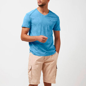 T-shirts pour femmes de haute qualité, surdimensionnés, en coton peigné lourd 220 g/m², 100 % coton, logo personnalisé, épaules tombantes, manches courtes - Product Image 2