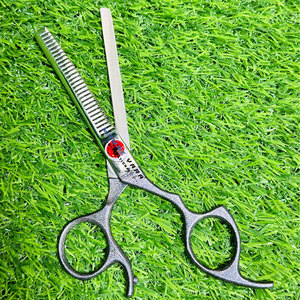 Ciseaux à cheveux de qualité supérieure en gros, ciseaux droits et effileurs en acier japonais personnalisés, design ergonomique pour salon professionnel - Product Image 2