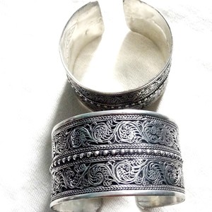 New Arrival Ethnic Flower Bezel Setting Coral Unisex Gift Net Carving <b>Silver</b> Coated <b>Cuff</b> Bangles - Product Image 3