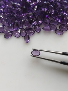 Ametyste africaine naturelle violette 6x4MM taille ovale, qualité exceptionnelle, pierre précieuse en vrac pour la fabrication de bijoux - Product Image 4