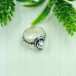 Bague en perle d'eau douce naturelle, argent sterling 925 avec bande en laiton, bijou en perle de style statement, design martelé, cadeau de Noël - Product Image 5