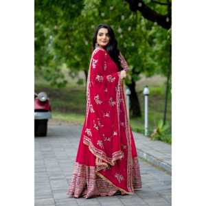 Robes de soirée de créateur Robe de soirée avec aspect élégant Dupatta - Product Image 3