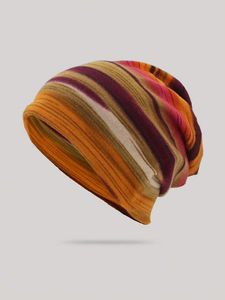 Chapeau beanie de luxe avec logo personnalisé, chapeau d'hiver en tricot multicolores tendance pour hommes et femmes, 100% laine, impression numérique - Product Image 2