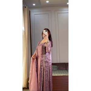 ชุดเสื้อและชุดเสื้อผ้าหรูหราสำหรับผู้หญิงดูหรูหรา - Product Image 2