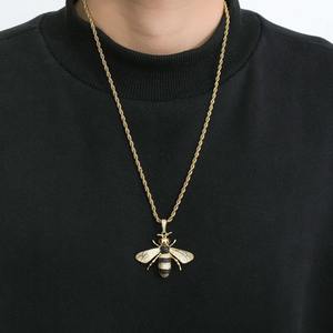 สร้อยคอรูปผึ้งประดับเพชรแบบไมโครเพฟ สไตล์ฮิปฮอป สำหรับผู้ชาย ทำจากทองเหลืองชุบทองแท้ - Product Image 6