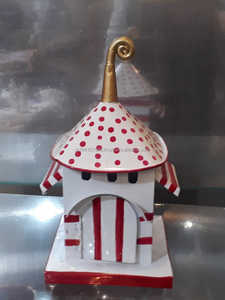 Linterna de Casa de Navidad festiva hecha a mano de alta calidad, portavelas de Metal rojo blanco con recortes de estrellas, adornos colgantes de plástico - Product Image 3