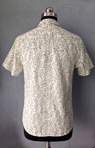 เสื้อเชิ้ตฮาวายแขนสั้นผ้าฝ้ายระบายอากาศสำหรับผู้ชาย ลายพิมพ์ทรอปิคอล ติดกระดุม สวมใส่สบายๆ สำหรับฤดูร้อน เหมาะสำหรับไปเที่ยวชายหาด - Product Image 5