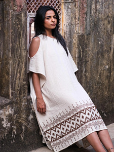 Elegant Handwoven Off-<b>White</b> Khadi Cotton Kaftan Dress for Women featuring Trendy Cold-Shoulder Cutouts Boho-Chic Kimono Sleeves - Product Image 5