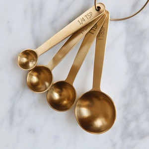 Meilleurs prix dans l'ensemble de cuillères à mesurer avec un ensemble de 4 tasses à mesurer en acier inoxydable de bonne qualité pour accessoires de cuisine - Product Image 6