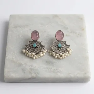 Boucles d'oreilles pendantes vintage en forme de couronne, style bohème, oxydées, avec imitation perle, pompon et agate, bijoux plaqués cuivre antique pour femme - Product Image 2