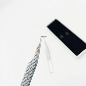 Pinces à cils en acier inoxydable avec logo personnalisé, nano-adhérence, antistatiques et durables pour extensions de cils - Product Image 6