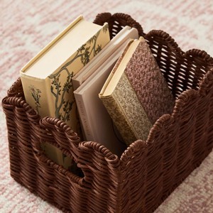 Panier de rangement en rotin tressé écologique, tendance premium, à bords festonnés, pour la maison, l'hôtel et la décoration. - Product Image 1