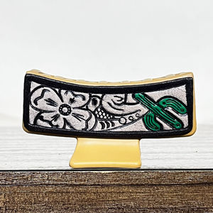 Pinza para el pelo de cuero vacuno occidental hecha a mano con diseño floral de cactus, pasador de cuero genuino, accesorio para el pelo estilo vaquera boho - Product Image 6