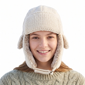 Chapeau tricoté d'hiver pour femmes |   Chapeau décontracté chaud avec cache-oreilles |   Usine de fabrication en gros OEM ODM |   Logo personnalisé |   Quantité minimale de commande faible - Product Image 1
