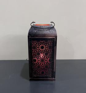 Lámpara Decorativa Marroquí de Hierro Forjado L536 con Portavelas de Vidrio Colgante de 5.25X5.25X10.75 Pulgadas para Decoración de Mesa del Hogar - Product Image 3