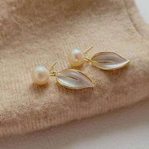 Boucles d'oreilles en perles d'eau douce de haute qualité, feuille d'arbre, élégantes, polyvalentes, niche, haut de gamme, polyvalentes, élégantes, tempérament - Product Image 2