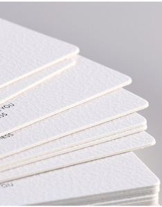 Étiquettes de vêtements personnalisées de luxe OEM 2026 avec logo, étiquettes spéciales en papier pour T-shirts, vestes, sacs recyclables pour entreprises - Product Image 3
