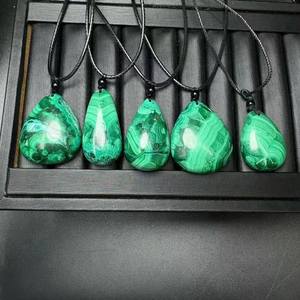 Pendentif en <span class=keywords><strong>malachite</strong></span> polie en gros pour <span class=keywords><strong>la</strong></span> décoration intérieure, Feng Shui, cadeau <span class=keywords><strong>de</strong></span> vacances unique - Product Image 1