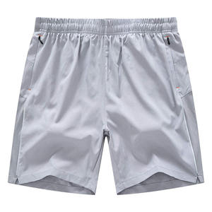 Pantalones cortos deportivos cómodos para hombre, ideales para hacer ejercicio, entrenamiento deportivo y movimiento activo diario. - Product Image 1