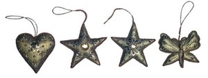Hermoso Adorno Navideño Colgante con Bordado Zari Hecho a Mano en Forma de Corazón, Flor Zari del Fabricante y Proveedor de Confianza - Product Image 3