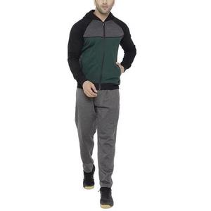 Chándal para hombre con estilo deportivo contemporáneo, perfecto para añadir un toque atlético a tu guardarropa diario. - Product Image 1