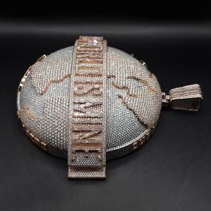Colgante Unisex de Oro Sólido de 14K con Cristales de Laboratorio y Diamantes de Imitación, Temática 'El Mundo Es Mío', Certificado IGI, Joyería Hip Hop de Aleación Micro - Product Image 2