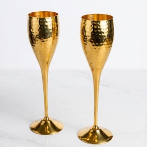 Juego de Copas de Vino de Latón Vintage, Caliz de Metal Grabado de Lujo con Tallo Largo para Bodas, Decoración de Bar en Casa y Experiencia Gastronómica Real - Product Image 2