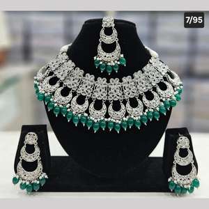 Ensemble de bijoux fins plaqué argent avec pierre de cristal et perles 11151679GR collier ras du cou - Product Image 1